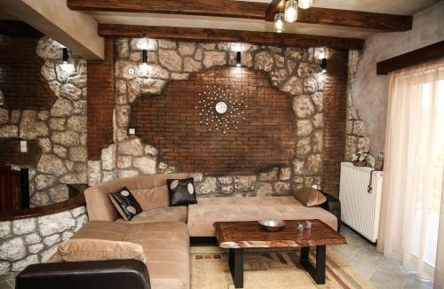 Pavliani House | Holiday Home in the Center of the Village