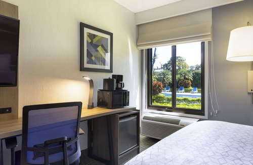 Cacique Hotel | Holiday Inn Express San Jose Costa Rica Airport by IHG
