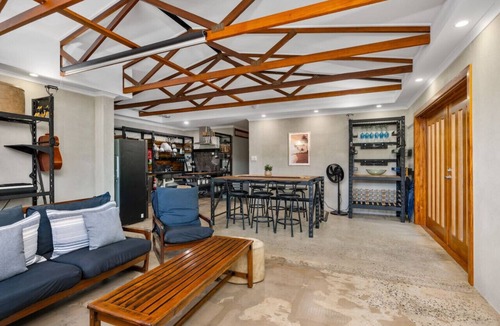 Holloways Beach House | Holloways Beach Haven 4BR - Pool, 300mtrs to beach
