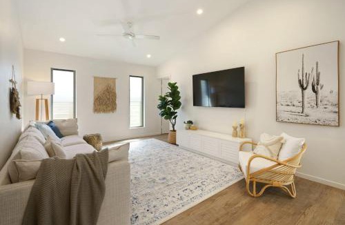 Dicky Beach House | Home away from Home at Dicky Beach