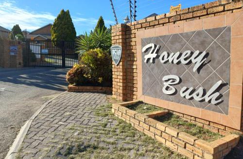 Greater Johannesburg Metropolitan Area House | Honeybush Complex