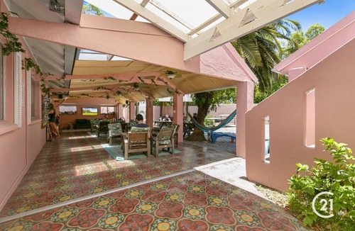 Sunshine Beach Hostel | Hostel ∙ 10 guests