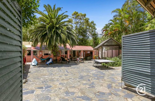 Sunshine Beach Hostel | Hostel ∙ 10 guests