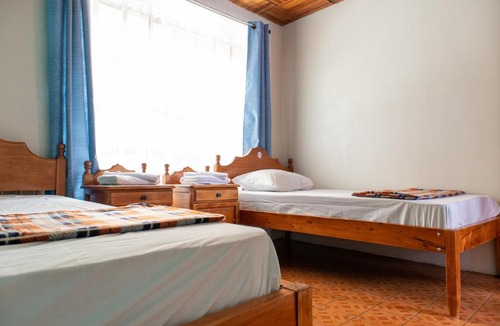 San Ramon House | Hostel Bouganvilia Bed and Breakfast