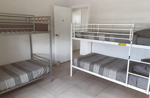 Caloundra Hostel | HOSTEL STYLE accommodation SHARE HOUSE