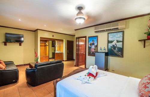 Golfito Hotel | Hotel Casa Roland Golfito Resort