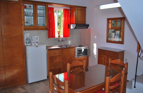 Paralio Astros House | Houdis House - Free standing independent home in a 8 unit complex with pool