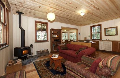Mount Glorious House | House ∙ 1 bedroom ∙ 3 guests