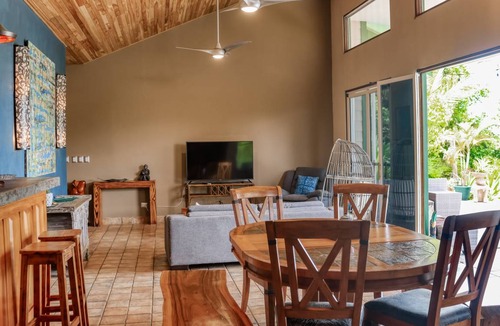 Quepos House | House ∙ 4 bedrooms ∙ 12 guests