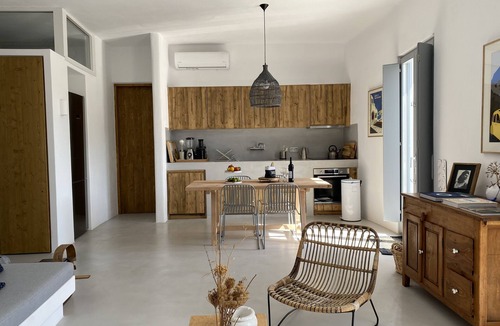 Molos House | House in Paros, Greece, near the beach, sleeps 10