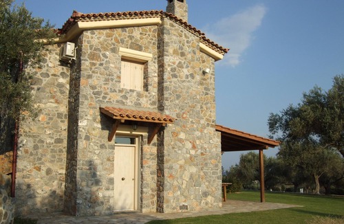 Paradise Beach House | House in tranquil olive grove - 200m from beach