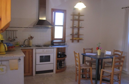Skafidia House | Idyllic gem, surrounded by olive groves, close to the sea.