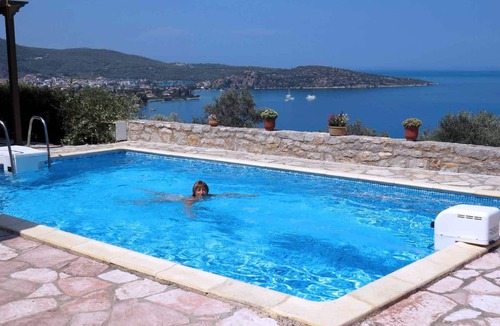 Melissopetra Apartment | Idyllic villa with stunning views