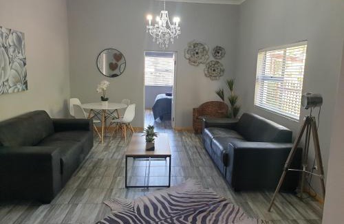 Beaufort West Apartment | ikibiki