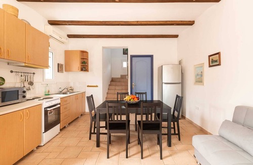 Ayioi Asomatoi House | Imagine your self sit out under the Greek sky