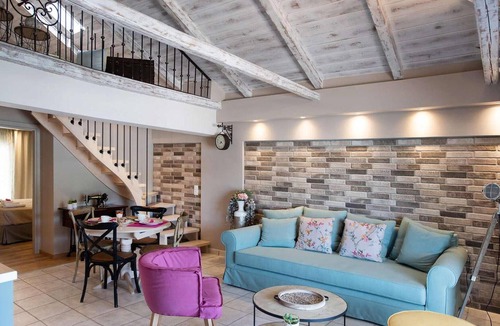 Vlicho Apartment | In a great location just outside Nidri town, enjoy the waterfront of Vlicho Bay and the fabulous sea