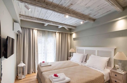 Vlicho Apartment | In a great location just outside Nidri town, enjoy the waterfront of Vlicho Bay and the fabulous sea