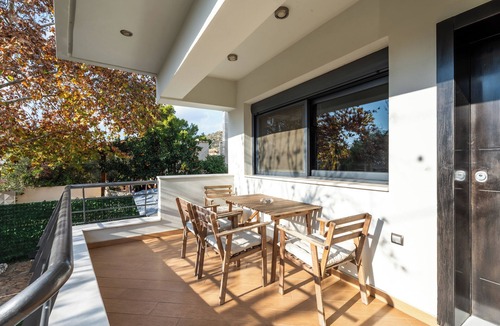 Kalyvia Thorikou Villa | Indoor pool villa Lagonisi 4-BDRM near the beach