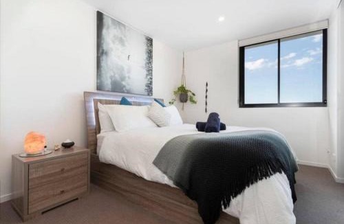 East Brisbane Apartment | Inner city 1 bedroom Apartment with Rooftop pool and Parking - Serain Residences