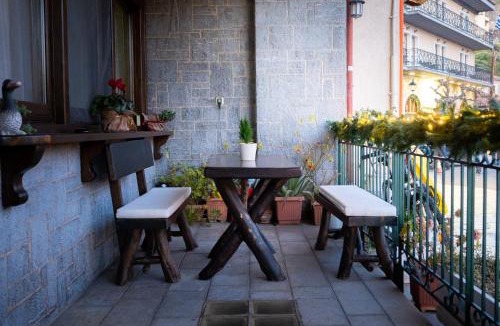 Arachova House | Iris