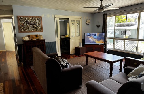 Brisbane Waterfront House | Island Home is Located on beautiful Moreton Island in the township of Kooringal