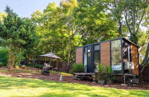 Samford Valley House | Jacaranda Mews by Tiny Away