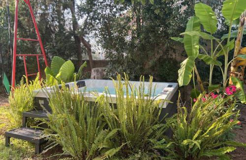 Nea Makri House | Jacuzzi Artistic Villa in Nea Makri
