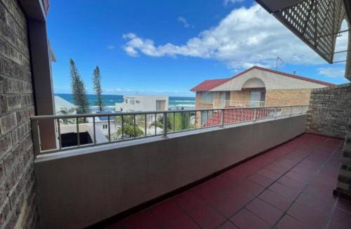 Palm Beach Apartment | Jefferson Palms - Burleigh Letting
