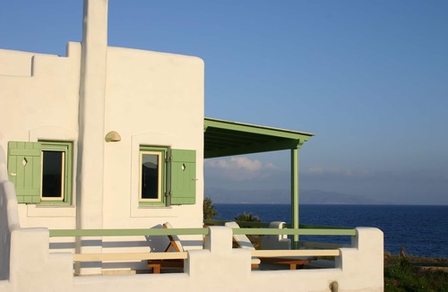 Logaras Apartment | Julia's Beach Studio by the sea, with terrace and sea view.