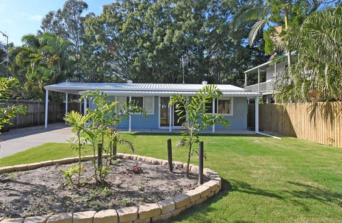 Toogoom House | Just Beachy - 2BR - Close to Beach - WIFI - Renovated