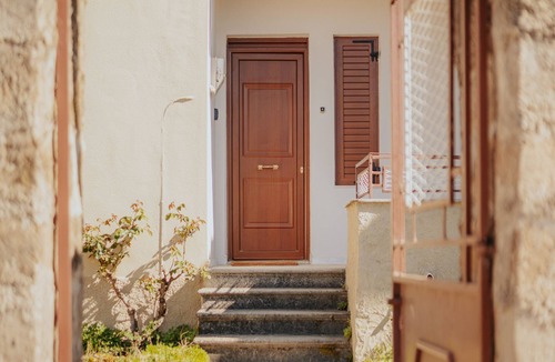 Kalavrita Apartment | Kalavrita downtown 3 bedrm house for 6 pers by MPS