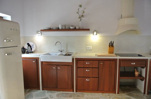 Kali Vrysi House | Kalivi Elena, a traditional, restored stone house in Platanias, Pelion.