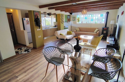 Velon House | Katia's Country House is located 3 km from Kiato beach.