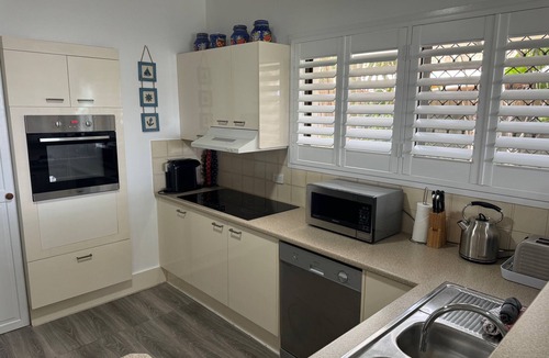 Bongaree Apartment | Keith's Place, 1 of the 3 most popular units on Bribie Island, near Brisbane.