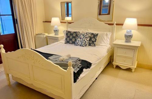 New Farm House | Kent Street Retreat