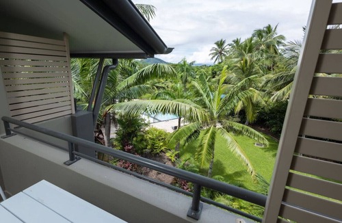 Kewarra Beach Apartment | Kewarra Beach Studio Apt with Resort Pool & BBQ