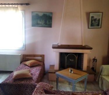 Molos Apartment | Kiki Guest House