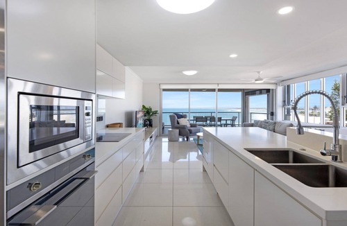Kings Beach Apartment | Kings Edge unit 11 Kings Beach QLD
