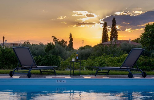 Aegina House | KOKKINO KASTRO is a historic estate in Aegina full of memories from 1825.