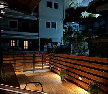 Kalambaka Villa | Korifes lithari 01