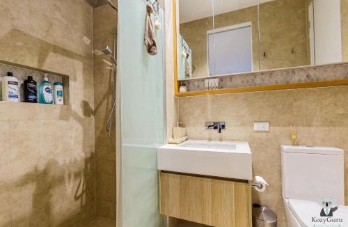 West End Apartment | KOZYGURU WEST END 10 MINS TO CITY 1 BED APT + FREE PARKING QWE017