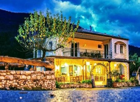 Karpenisi House | Ktima Ampares