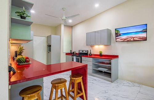 Manuel Antonio House | La Casa Roja - Pool, Walk to Beach & Restaurants