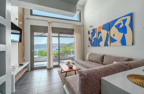 Agii Apostoli Apartment | La Perla Suites