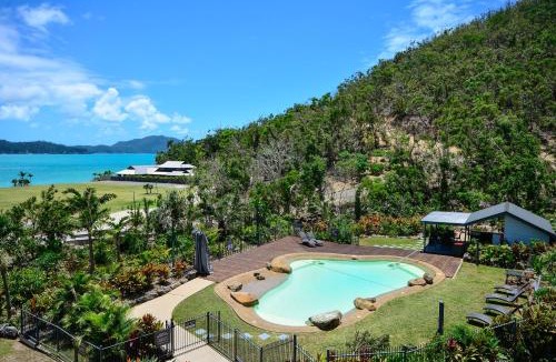 Hamilton Island Apartment | Lagoon Beachfront Lodge 201 on Hamilton Island by HamoRent