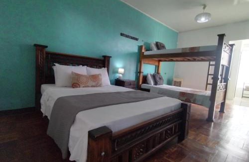 Alajuela Bed & Breakfast | Lajuela BnB & Hostel