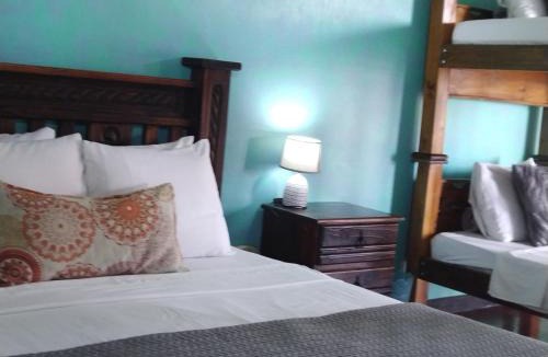 Alajuela Bed & Breakfast | Lajuela BnB & Hostel