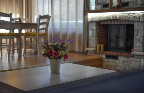 Kalivia House | Lake Plastira Lodge