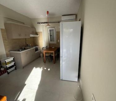 Limni Vouliagmenis Apartment | Lakeside Escape