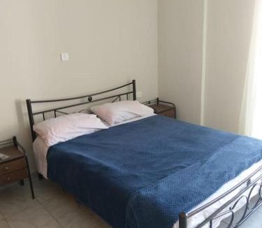 Limni Vouliagmenis Apartment | Lakeside Escape